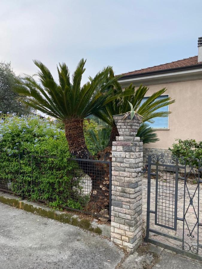 Appartamento Il giardino delle Cycas Romito Magra Esterno foto