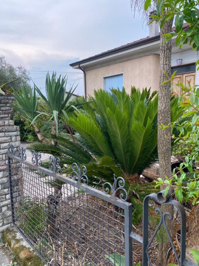 Appartamento Il giardino delle Cycas Romito Magra Esterno foto